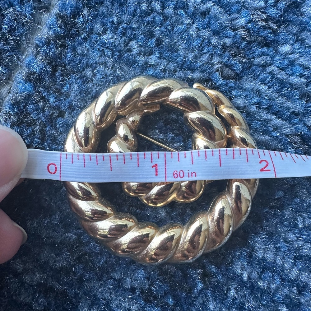 Goldtone Double Rope Brooch - Picture 3 of 4